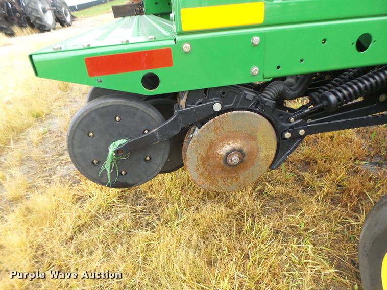 image for item DB1366 2013 John Deere 455 grain drill