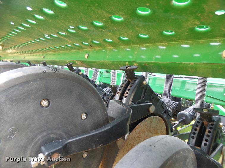 image for item DB1366 2013 John Deere 455 grain drill