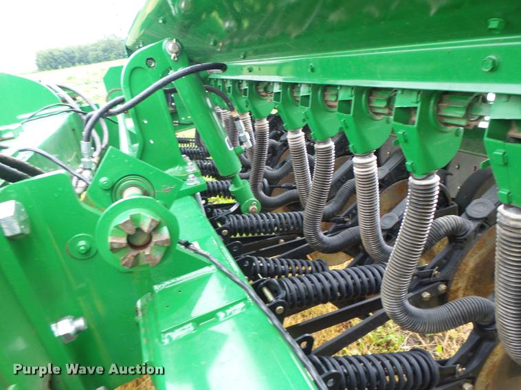 image for item DB1366 2013 John Deere 455 grain drill