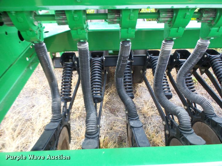 image for item DB1366 2013 John Deere 455 grain drill