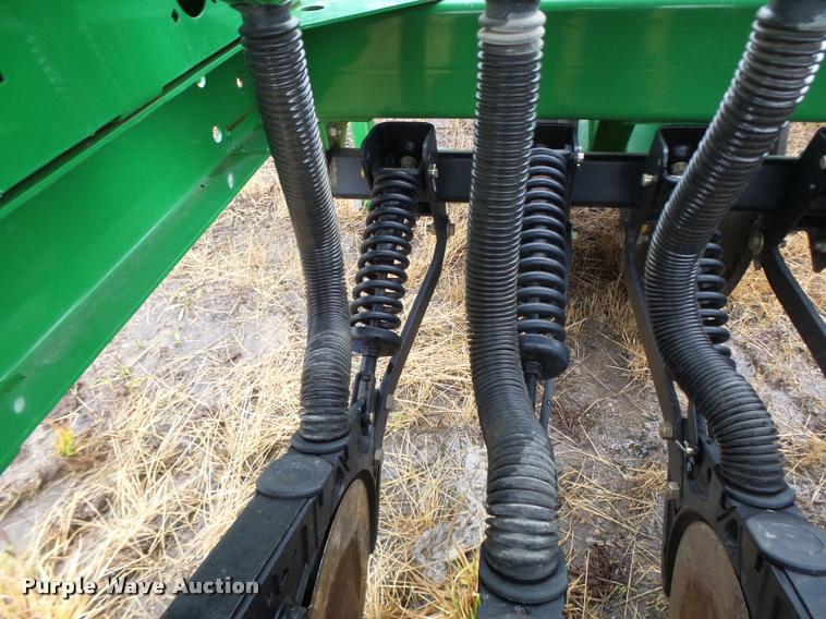 image for item DB1366 2013 John Deere 455 grain drill