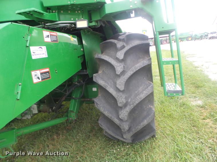 image for item DB5829 2001 John Deere 9550 RWA combine