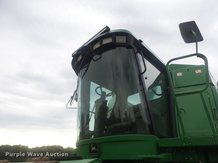 image for item DB5829 2001 John Deere 9550 RWA combine