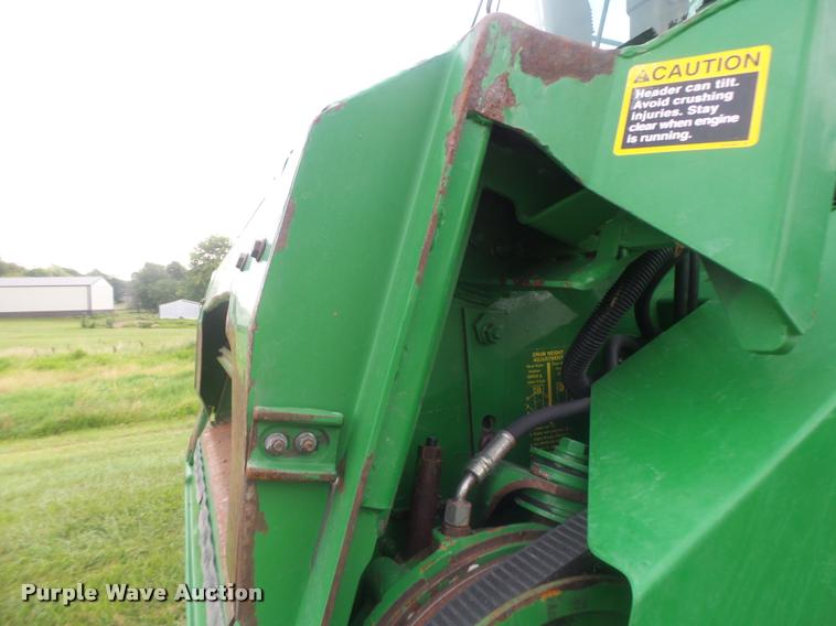 image for item DB5829 2001 John Deere 9550 RWA combine