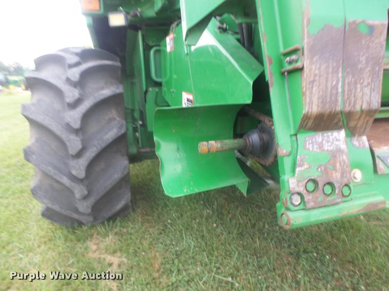 image for item DB5829 2001 John Deere 9550 RWA combine