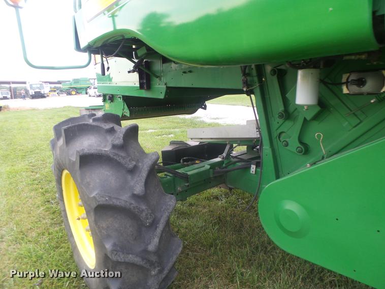 image for item DB5829 2001 John Deere 9550 RWA combine