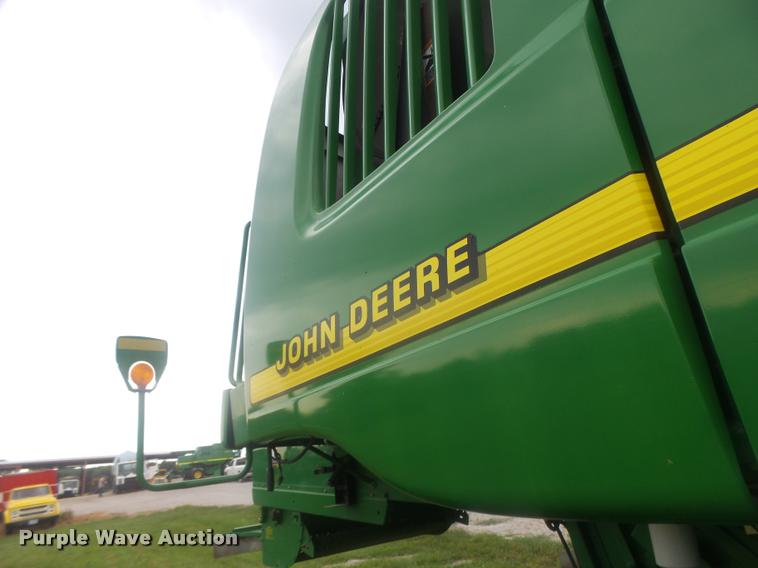 image for item DB5829 2001 John Deere 9550 RWA combine