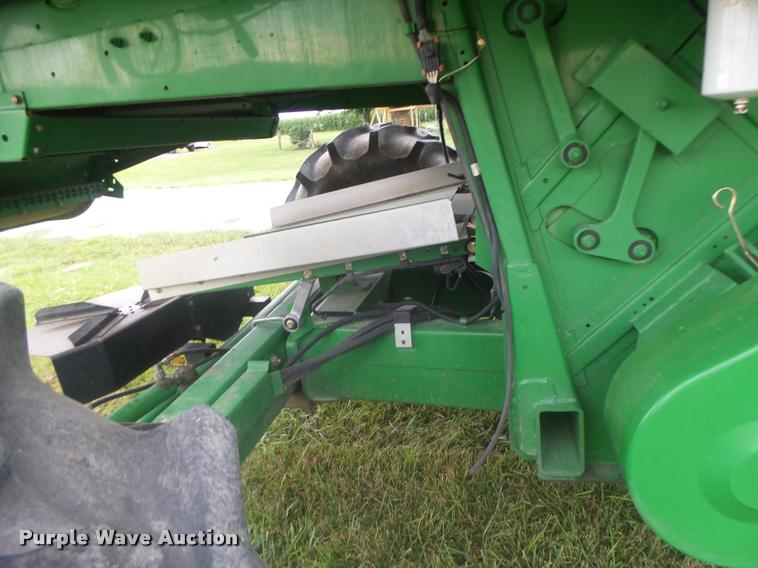image for item DB5829 2001 John Deere 9550 RWA combine