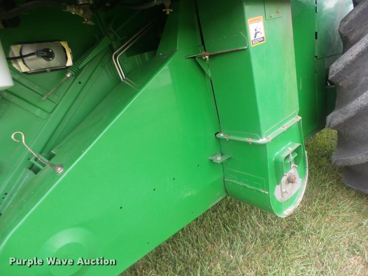 image for item DB5829 2001 John Deere 9550 RWA combine