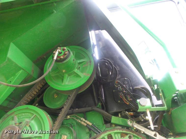 image for item DB5829 2001 John Deere 9550 RWA combine
