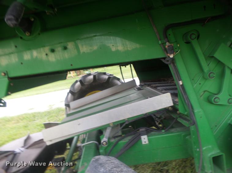image for item DB5829 2001 John Deere 9550 RWA combine