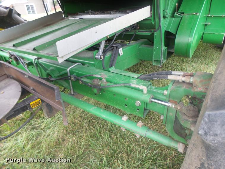 image for item DB5829 2001 John Deere 9550 RWA combine
