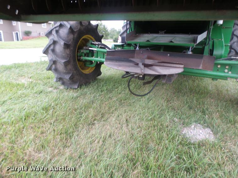 image for item DB5829 2001 John Deere 9550 RWA combine