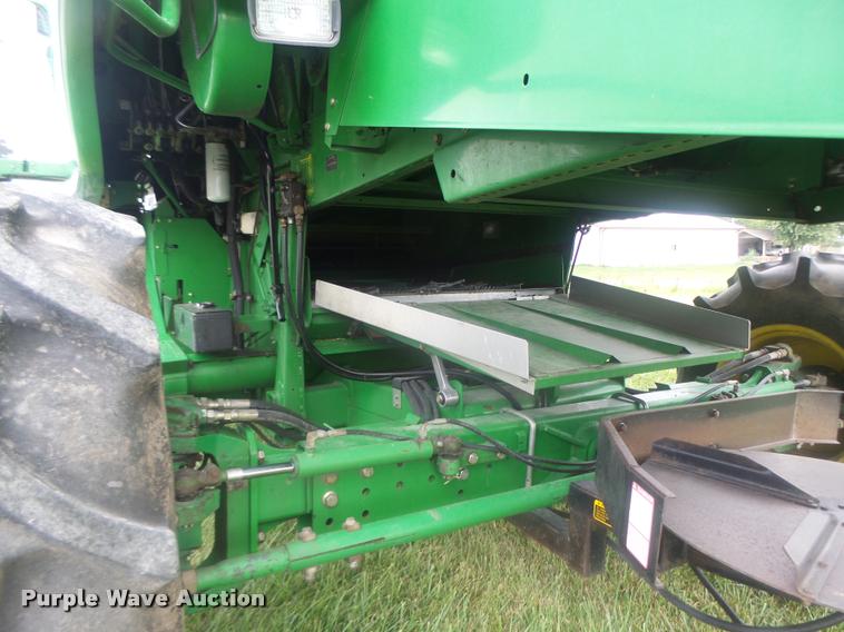 image for item DB5829 2001 John Deere 9550 RWA combine