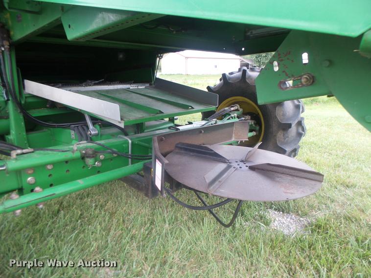 image for item DB5829 2001 John Deere 9550 RWA combine