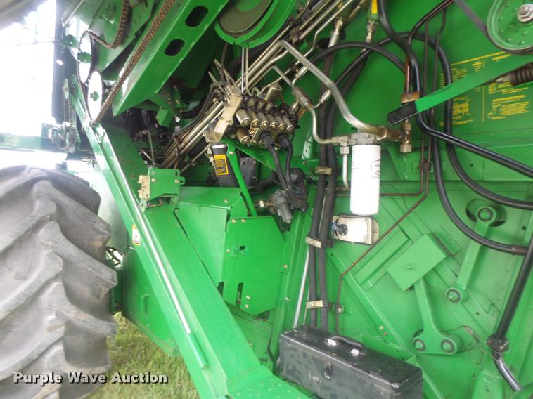image for item DB5829 2001 John Deere 9550 RWA combine