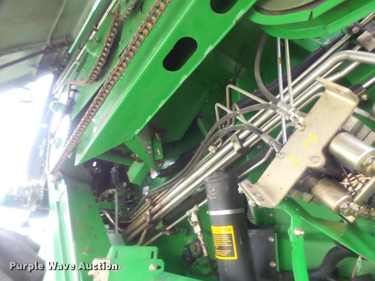 image for item DB5829 2001 John Deere 9550 RWA combine