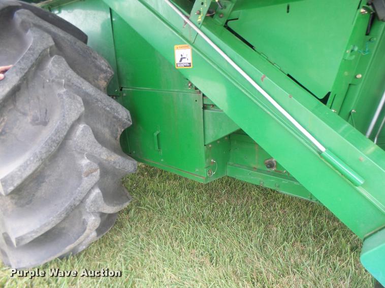 image for item DB5829 2001 John Deere 9550 RWA combine