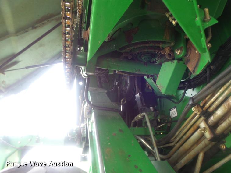 image for item DB5829 2001 John Deere 9550 RWA combine