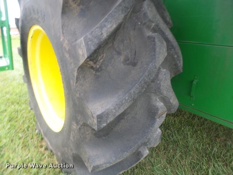 image for item DB5829 2001 John Deere 9550 RWA combine