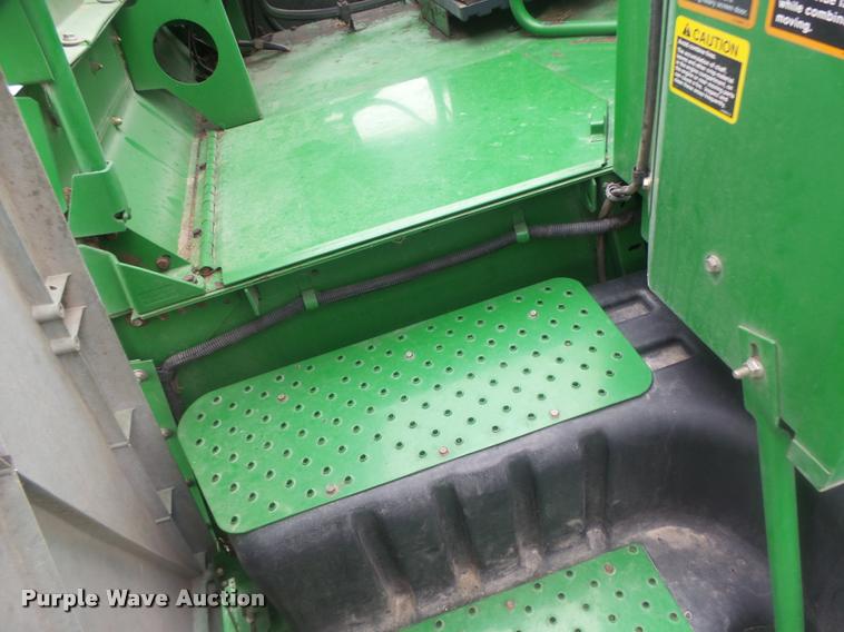 image for item DB5829 2001 John Deere 9550 RWA combine