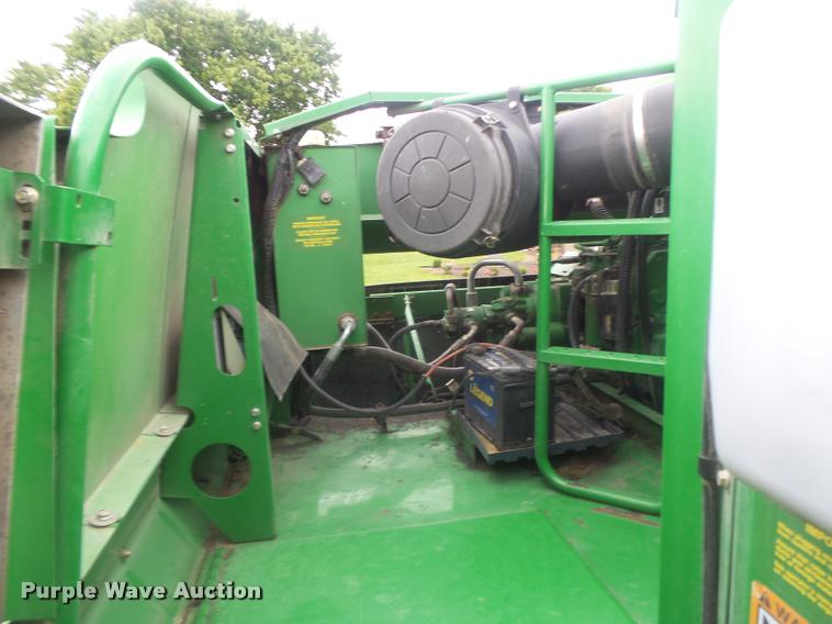 image for item DB5829 2001 John Deere 9550 RWA combine