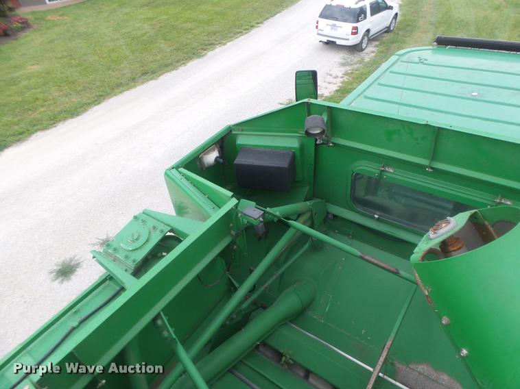 image for item DB5829 2001 John Deere 9550 RWA combine