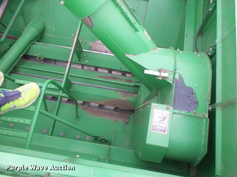 image for item DB5829 2001 John Deere 9550 RWA combine