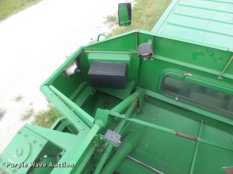 image for item DB5829 2001 John Deere 9550 RWA combine