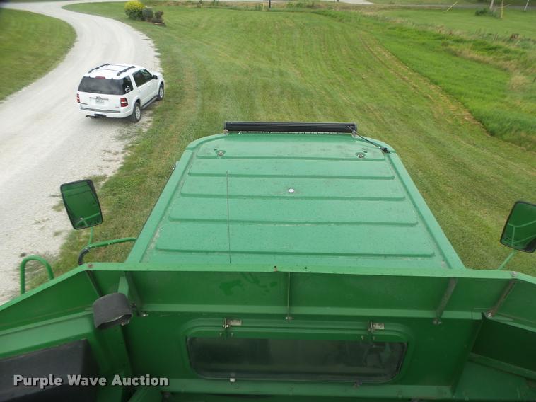 image for item DB5829 2001 John Deere 9550 RWA combine