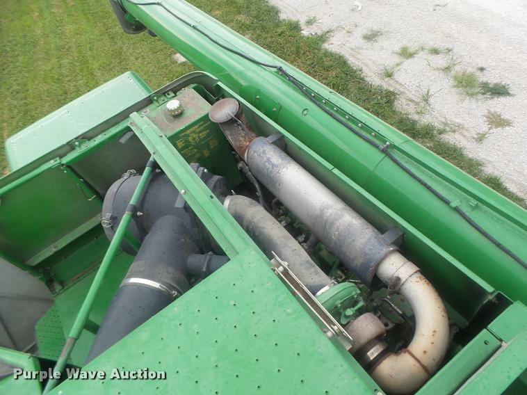 image for item DB5829 2001 John Deere 9550 RWA combine