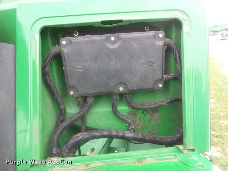 image for item DB5829 2001 John Deere 9550 RWA combine
