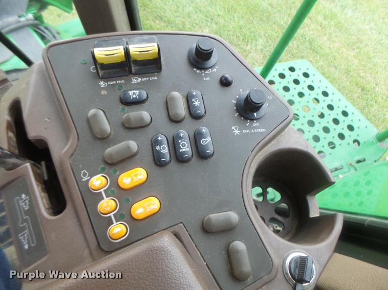image for item DB5829 2001 John Deere 9550 RWA combine