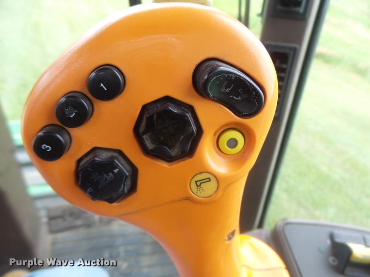 image for item DB5829 2001 John Deere 9550 RWA combine