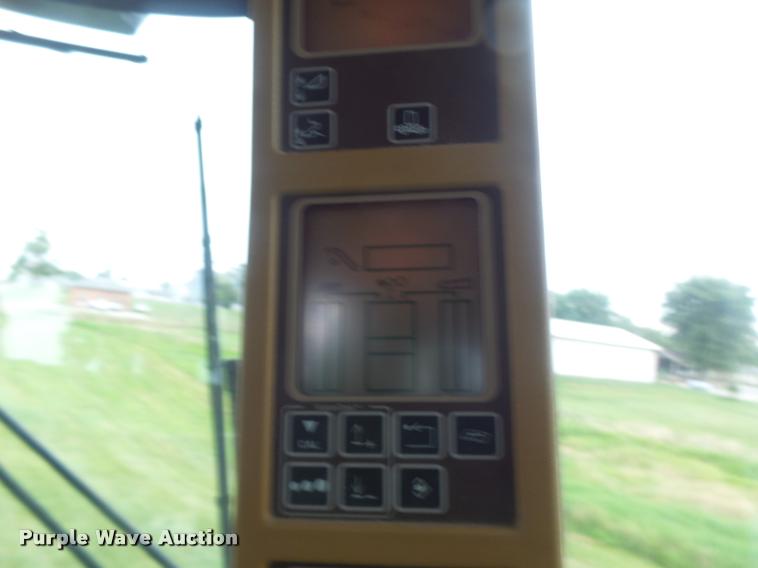 image for item DB5829 2001 John Deere 9550 RWA combine