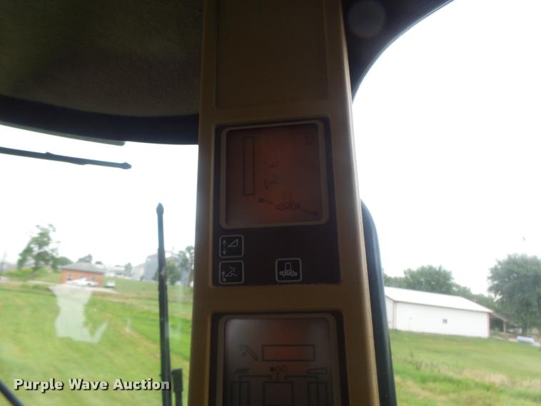 image for item DB5829 2001 John Deere 9550 RWA combine