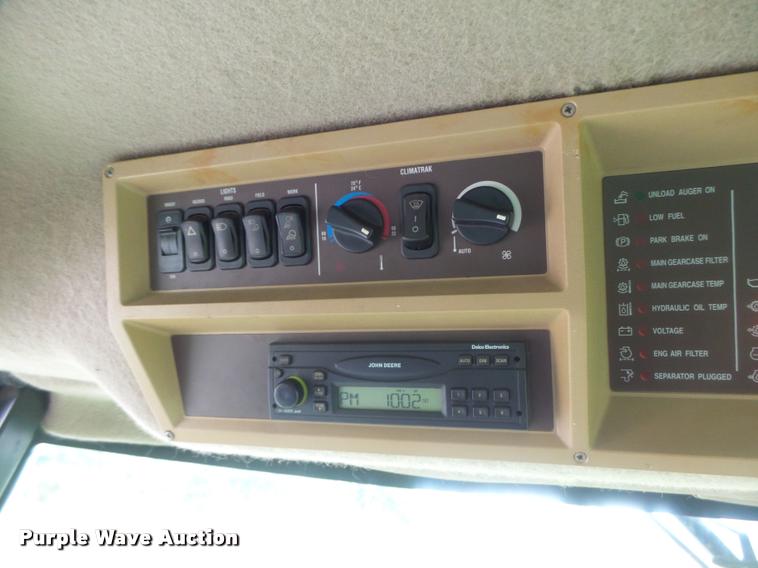 image for item DB5829 2001 John Deere 9550 RWA combine