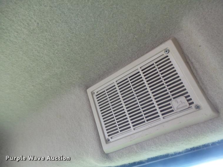 image for item DB5829 2001 John Deere 9550 RWA combine