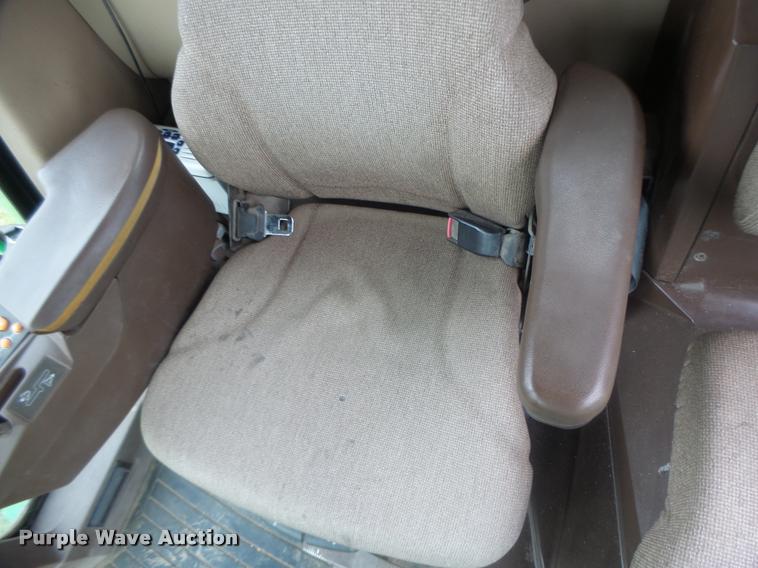 image for item DB5829 2001 John Deere 9550 RWA combine