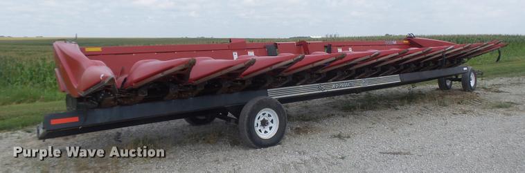 image for item DB5834 2012 Case IH 3412 corn head
