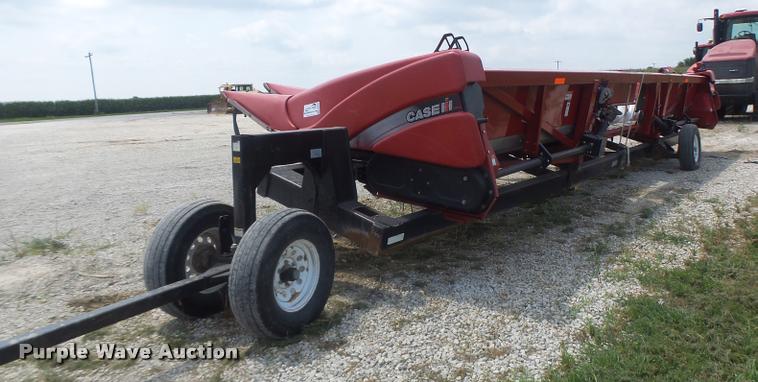 image for item DB5834 2012 Case IH 3412 corn head