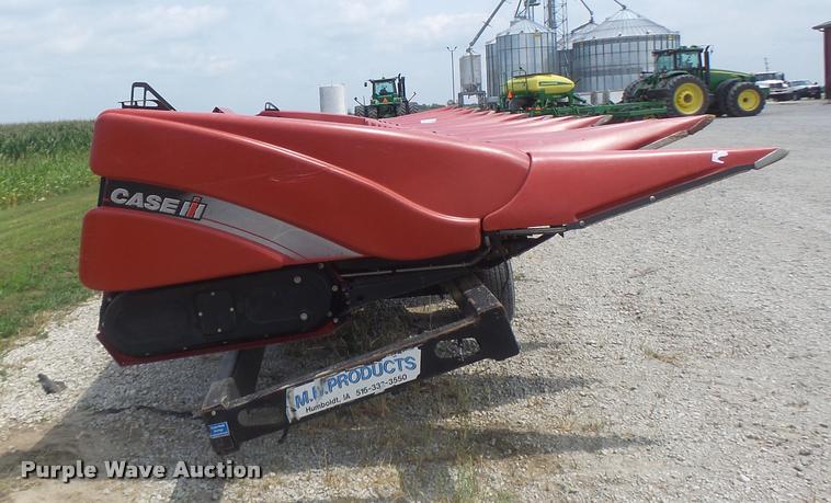 image for item DB5834 2012 Case IH 3412 corn head