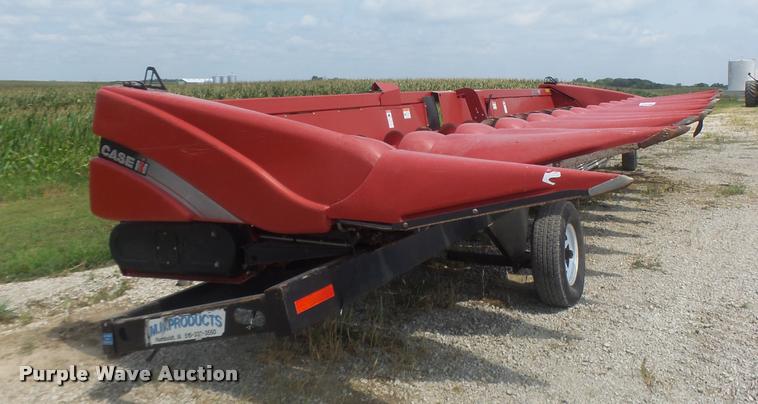 image for item DB5834 2012 Case IH 3412 corn head