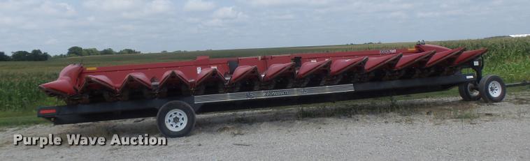 image for item DB5834 2012 Case IH 3412 corn head