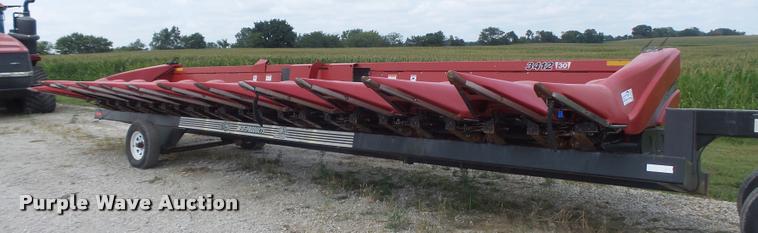 image for item DB5834 2012 Case IH 3412 corn head