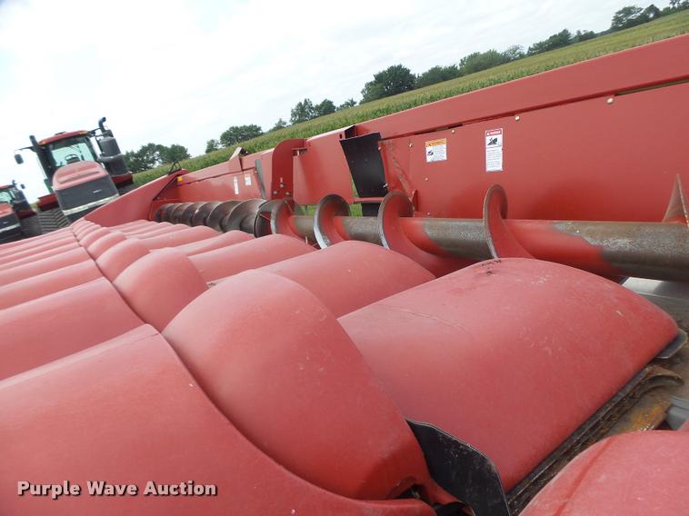 image for item DB5834 2012 Case IH 3412 corn head