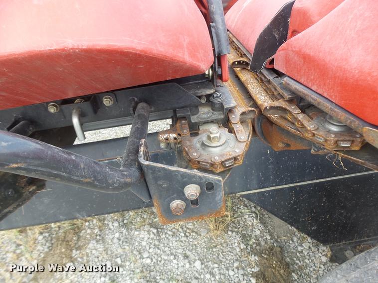 image for item DB5834 2012 Case IH 3412 corn head