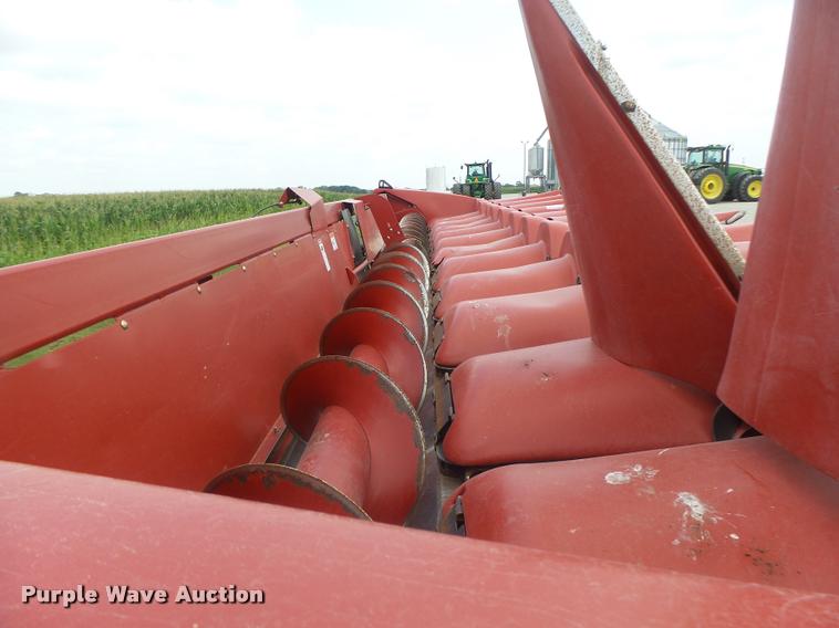 image for item DB5834 2012 Case IH 3412 corn head