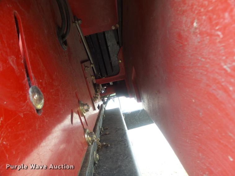 image for item DB5834 2012 Case IH 3412 corn head