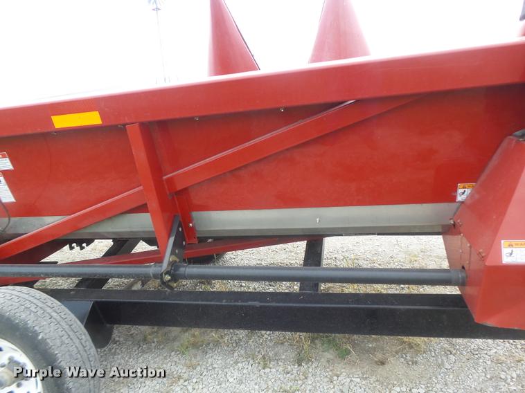 image for item DB5834 2012 Case IH 3412 corn head